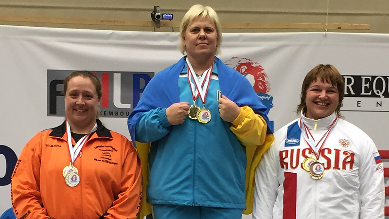 Brenda van der Meulen 5e op WK Powerliften, zilver met bankdrukken