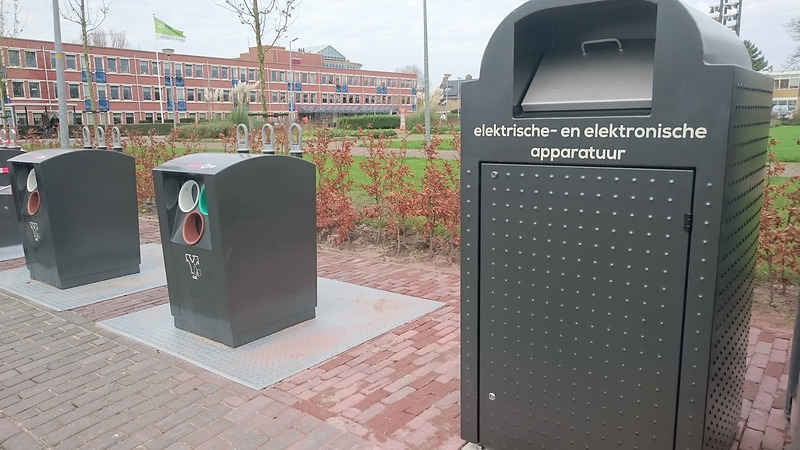 Nu ook containers voor kleine elektrische apparaten in Alkmaar