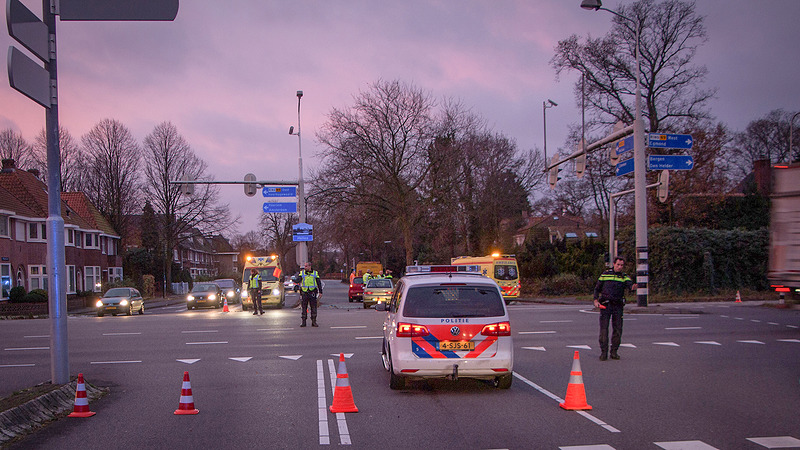 Ongeval Heilooër Tolweg: twee gewonden en twee auto's total loss