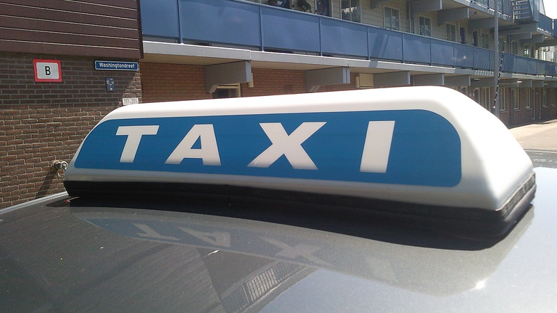 Alkmaarse Connexxion Taxi-chauffeurs hoeven van rechter niet naar Amsterdam