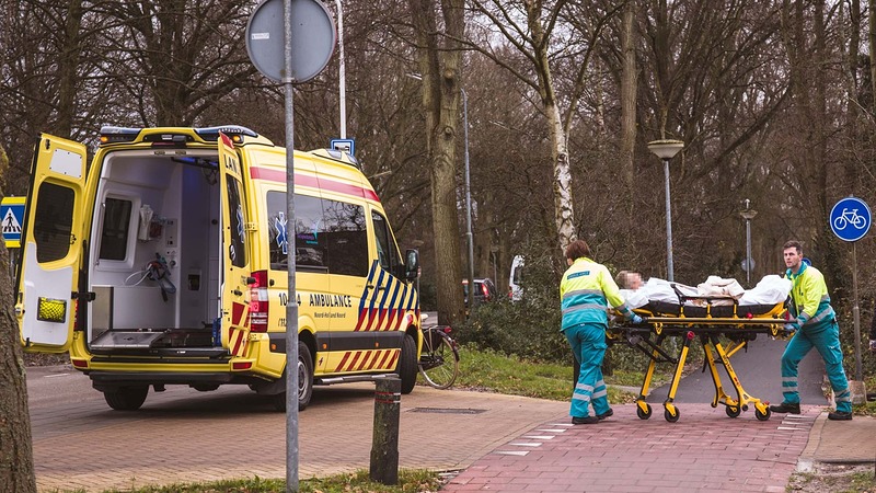 Mountainbiker gewond bij aanrijding in Bergen
