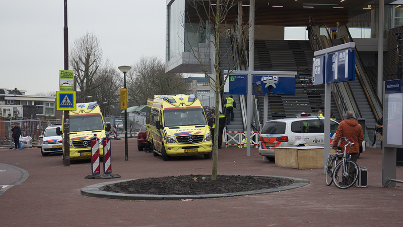 Flinke valpartij van roltrap traverse Centraal Station Alkmaar