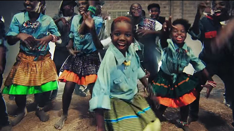 Oegandees kinderkoor brengt Afrika tot leven in Alkmaar