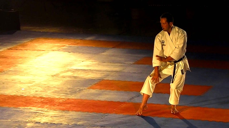 Drie karateka's Tom van der Kolk op podium bij Funakoshi Cup