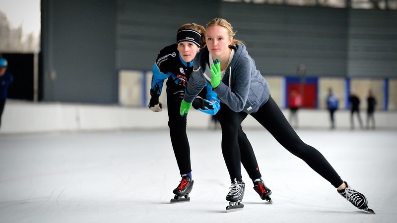 Regionale ijsclubs en Alkmaar Sport starten Schaatscollege