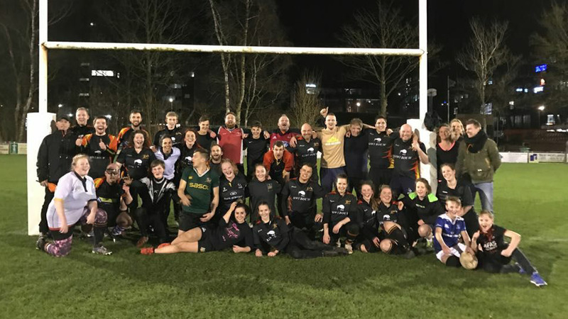 Sportieve en gezellige afsluiting na korte rugbycursus 