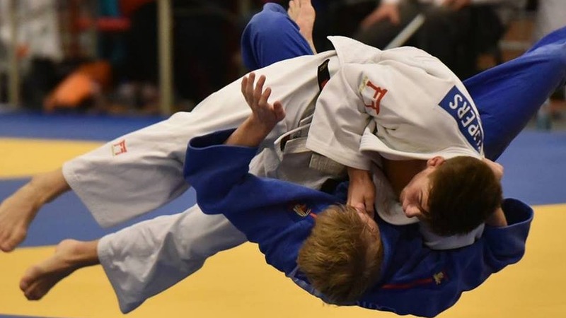 Vijf medailles Tom van der Kolk bij districtskampioenschap judo