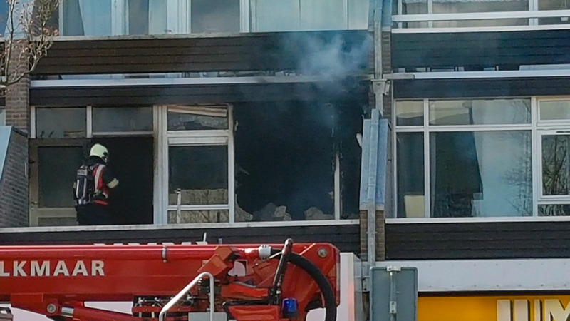 Woningen en supermarkt ontruimd bij brand Winkelwaard Alkmaar