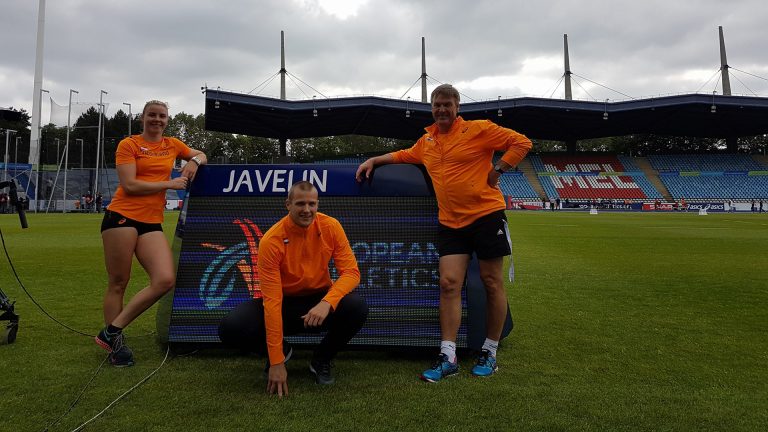 Van Ophem debuteert in Oranje, Hera-dames naar finale