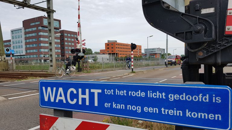 Menselijke fout leidde tot gevaarlijke situatie spoorwegovergangen Helderseweg/Noorderkade