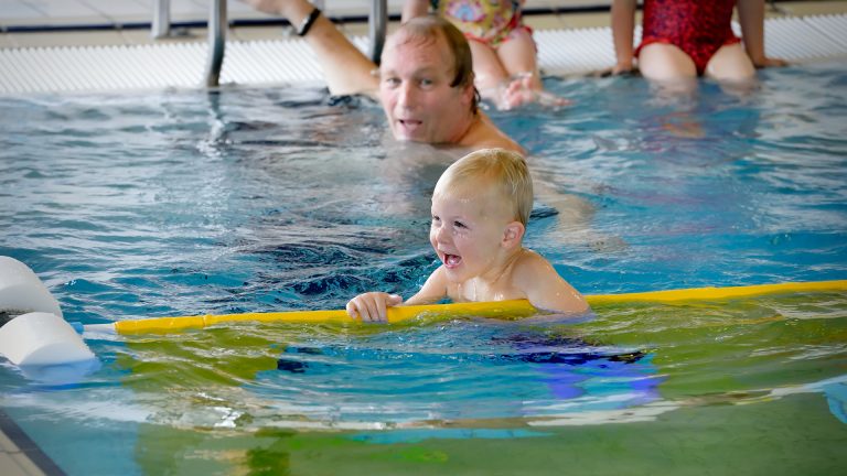 Nu ook privé-zwemles voor kinderen in Zwembad De Hout