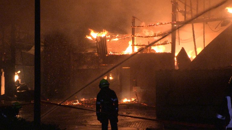 Getuigen gezocht van grote brand op bedrijventerrein Oudorp