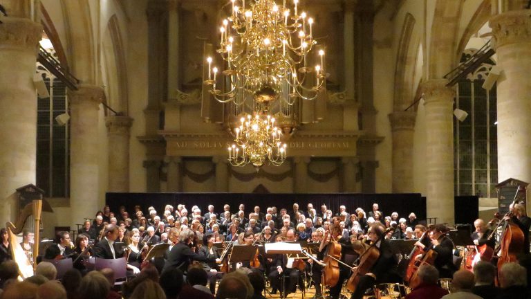 Feestelijk concert Alkmaarse Oratorium Vereniging in Grote Kerk ?