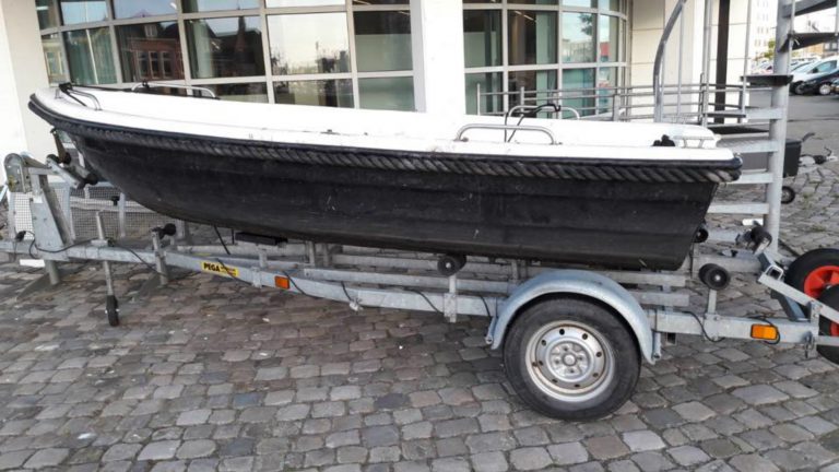 “Dolblije” eigenaresse van gestolen bootje meldt zich bij politie