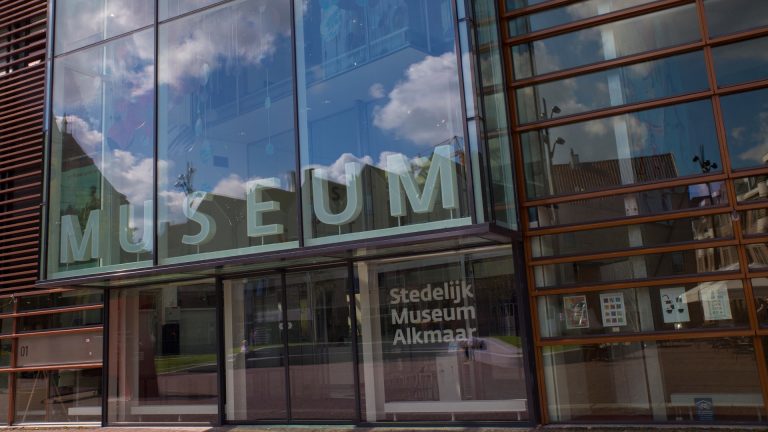 Stedelijk Museum opent 24 november expositie Piet van Wijngaerdt