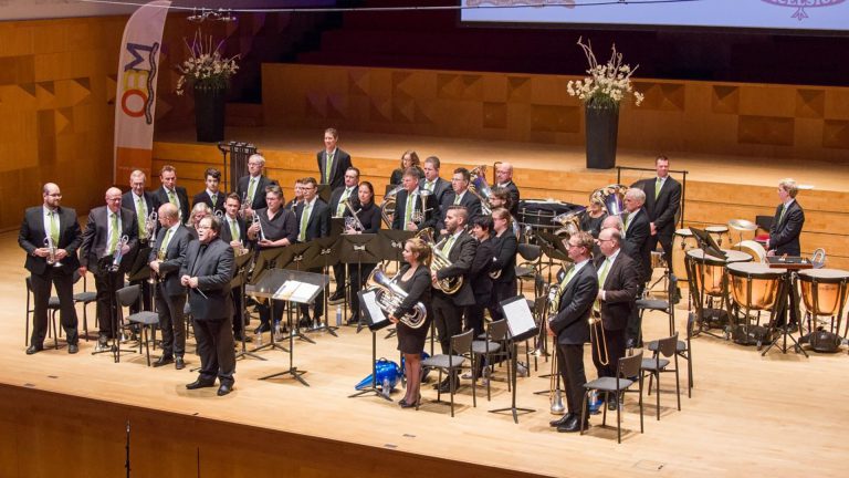 Alkmaar Brass ontvangt eerste prijs op concertconcours