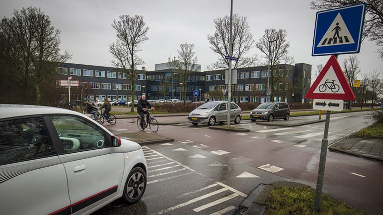 BAS: ”Rotonde Hertog Aalbrecht/Schinkelwaard in Alkmaar is gevaarlijk”