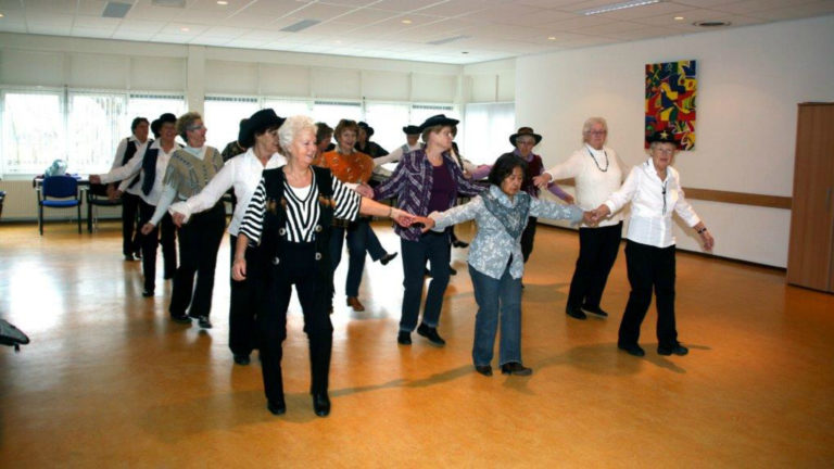 Country-Line Dansen bij ’t Ambacht en Wijkcentrum Daalmeer
