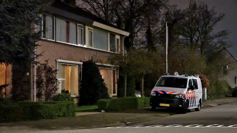 Politie zoekt in Oudorp naar twee mannen na poging tot inbraak Herenweg
