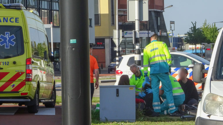 Fietsster gewond na voorrangsfout op kruising Zuidtangent/Stationsplein in Heerhugowaard