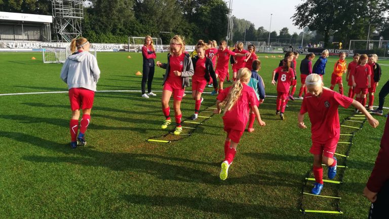 Twee VV Alkmaar Soccer Camps voor meiden in zomervakantie