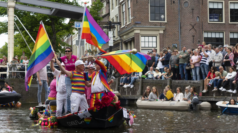 Grachtenparade Alkmaar Pride weer onder zomers zonnetje afgewerkt
