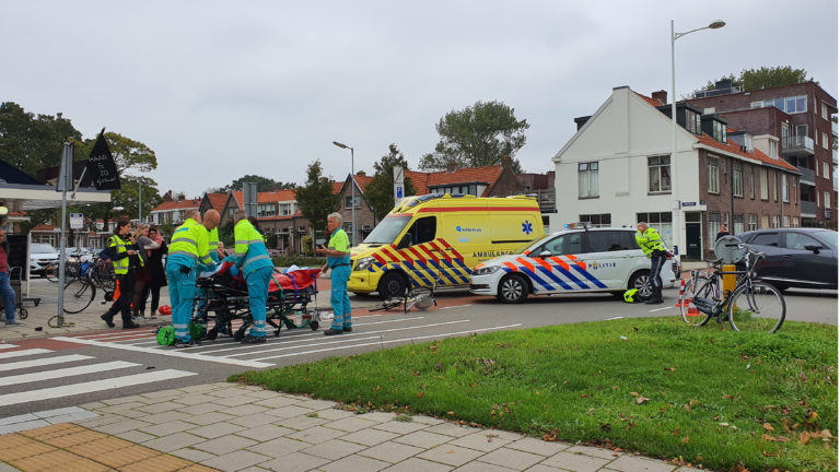 Fietsster geschept tijdens oversteken Vondelstraat vanaf Hooftplein
