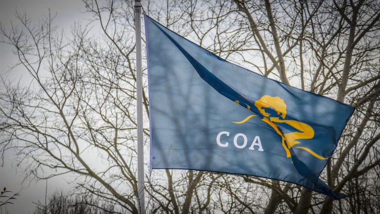 COA zoekt ‘duizenden’ bedden en wil gesloten azc’s heropenen