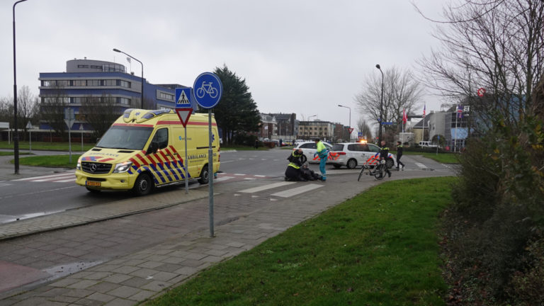 Fietser gewond bij aanrijding op kruising Gerrit Rietveldlaan – W.M. Dudokweg