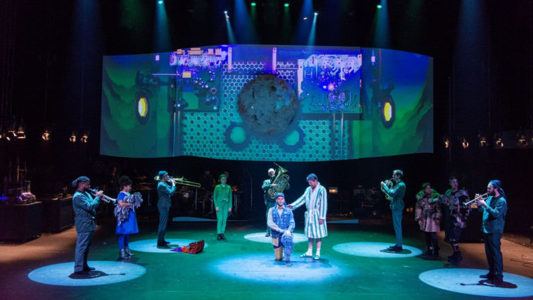 Onstuimig muziektheater ‘Back to Oz’ in Theater De Vest ?