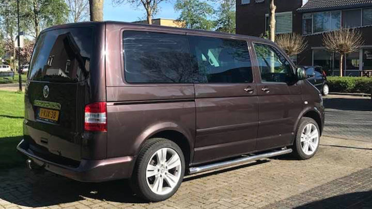Bruine VW Transporter van oprit aan Kreillaan in Heerhugowaard gestolen