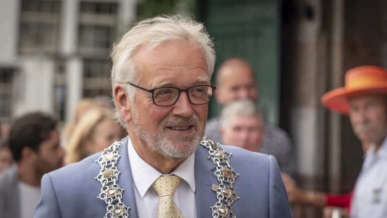 Burgemeester Bruinooges wil is wet bij regionale corona-uitbraak