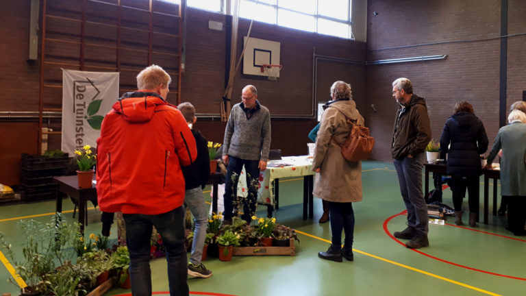 Bewoners van Hollandse Tuin en Vroonermeer Noord willen groenere tuinen