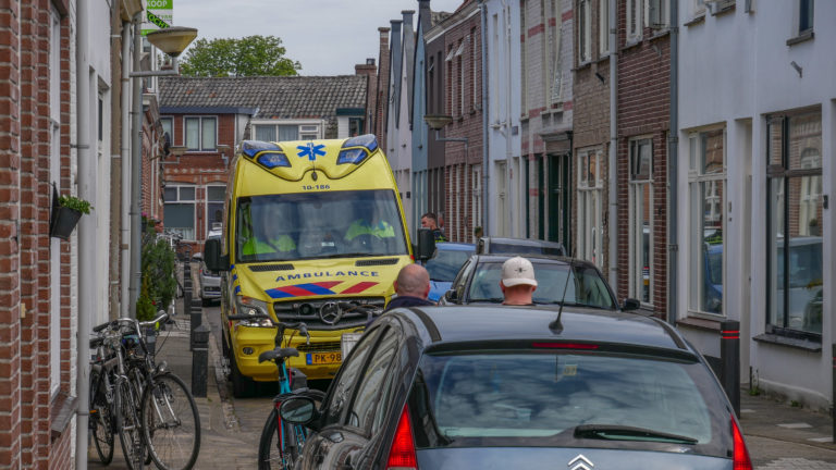Meisje lichtgewond bij ruzie met mes in huis aan Korte Landstraat