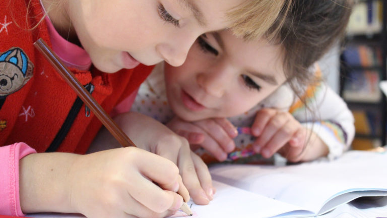 Alkmaarse basisscholen blij met kabinetsbesluit: “Het geeft lucht aan kinderen en ouders”