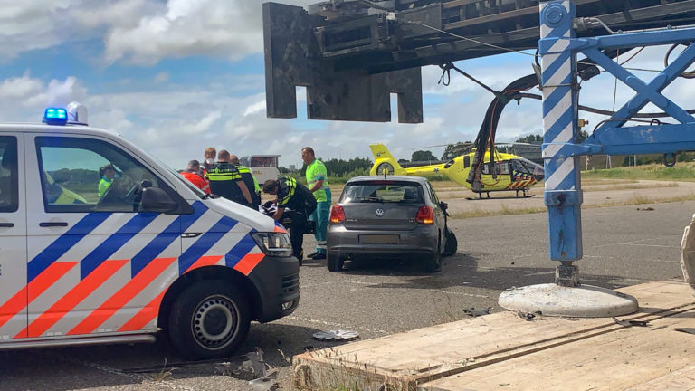 Eénzijdig ongeval Parelweg Alkmaar; automobiliste in levensgevaar