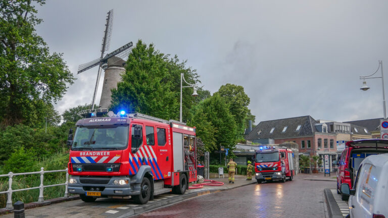 Brand in Singelgarage Alkmaar; GRIP 1 situatie en forse rookontwikkeling
