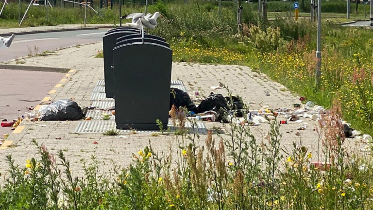 Extra ondergrondse afvalcontainers in Vroonermeer-Noord snel geplaatst