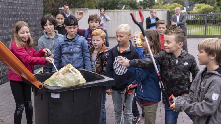 Wethouder Bekkering: “Kinderen geven met afval het goede voorbeeld aan hun ouders”