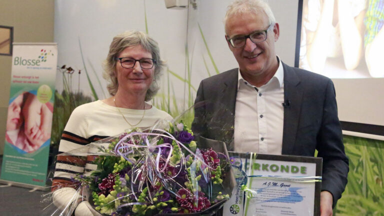 Onderwijsbestuurder Adrie Groot ontvangt Gouden Reiger van burgemeester Blase