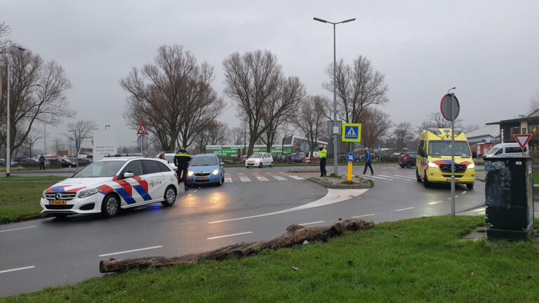 Scooterrijder aangereden op kruising Hoeverweg/ Terborchlaan in Alkmaar