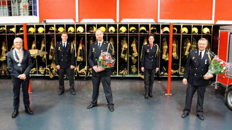 Koninklijke onderscheidingen voor vrijwillige brandweermannen Wickel en Kuiper