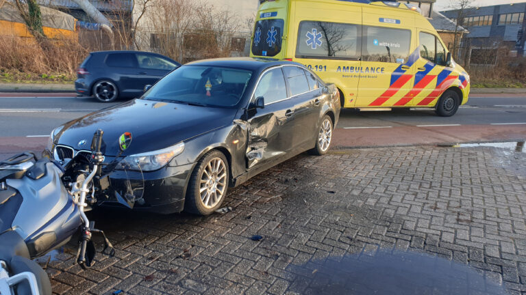Motorrijder gewond bij harde aanrijding op de Marconistraat in Heerhugowaard