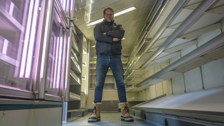SRV-wagen keert terug in Alkmaar dankzij horecaman: “Leve de man van het eetcafé”