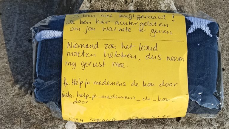 Tilburgse zwerfsjaals duiken op bij Geestmerambacht: “Help je medemens de kou door”