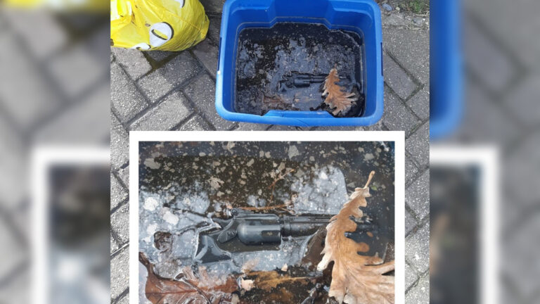 Loos alarm: vuurwapen in bak naast afvalcontainer in De Mare blijkt nep te zijn