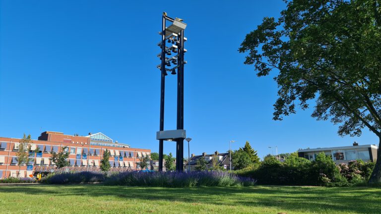 Gerenoveerde klokken markeren voltooiing flinke opknapbeurt carillon Oudorp
