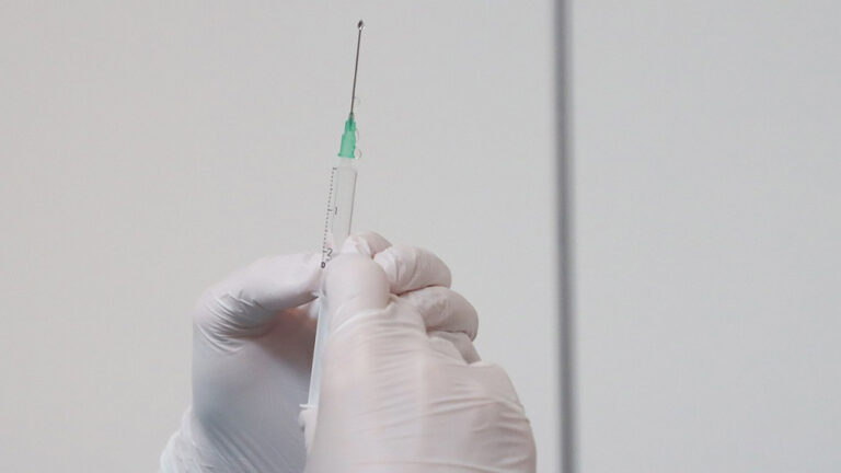 GGD HN start vrije inloop voor eerste prik: rond 140 vaccinaties op eerste dag