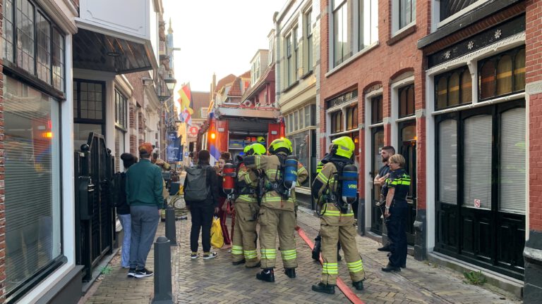 Vier brandweerwagens uitgerukt naar kleine containerbrand in binnenstad