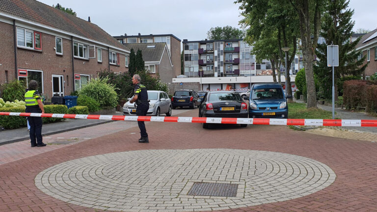 Auto geramd en raam ingeslagen bij brutale overval in Alkmaar